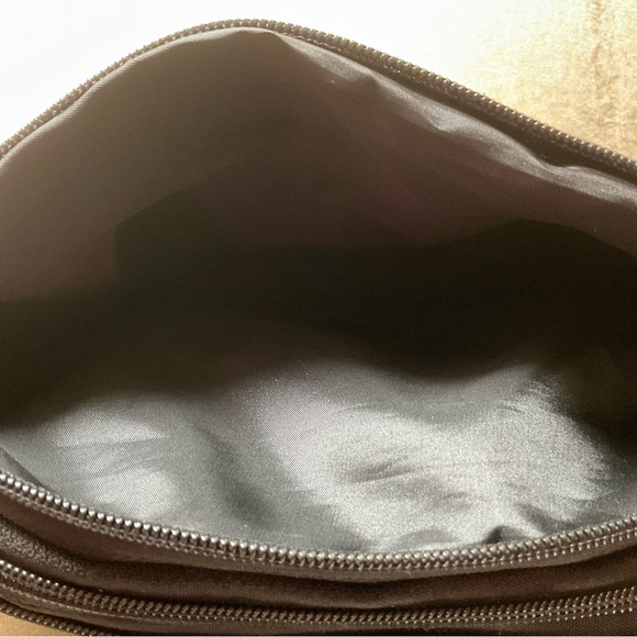 Embroidered crossbody bag with three separate zippered compartments, NWOT - Picture 5 of 16